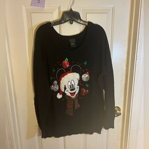 NWOT Torrid Disney Mickey Mouse Santa Christmas sequin sweatshirt. Size 2.